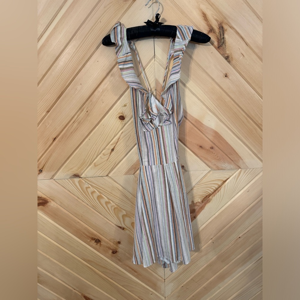 6 Shore Road Criss Cross Back Mini Dress. Size M.